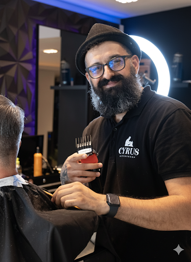 Mohsen - Inhaber von CYRUS Hair & Beauty